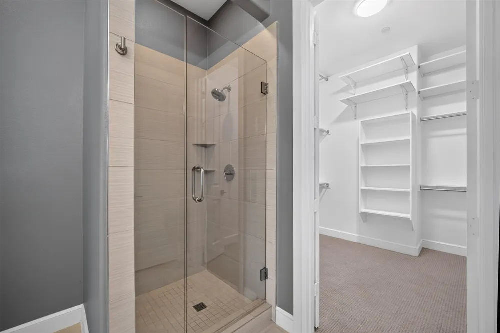5015 Meridian Lane #2102 Addison, TX 75001
