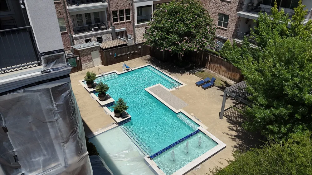 5015 Meridian Lane #2102 Addison, TX 75001