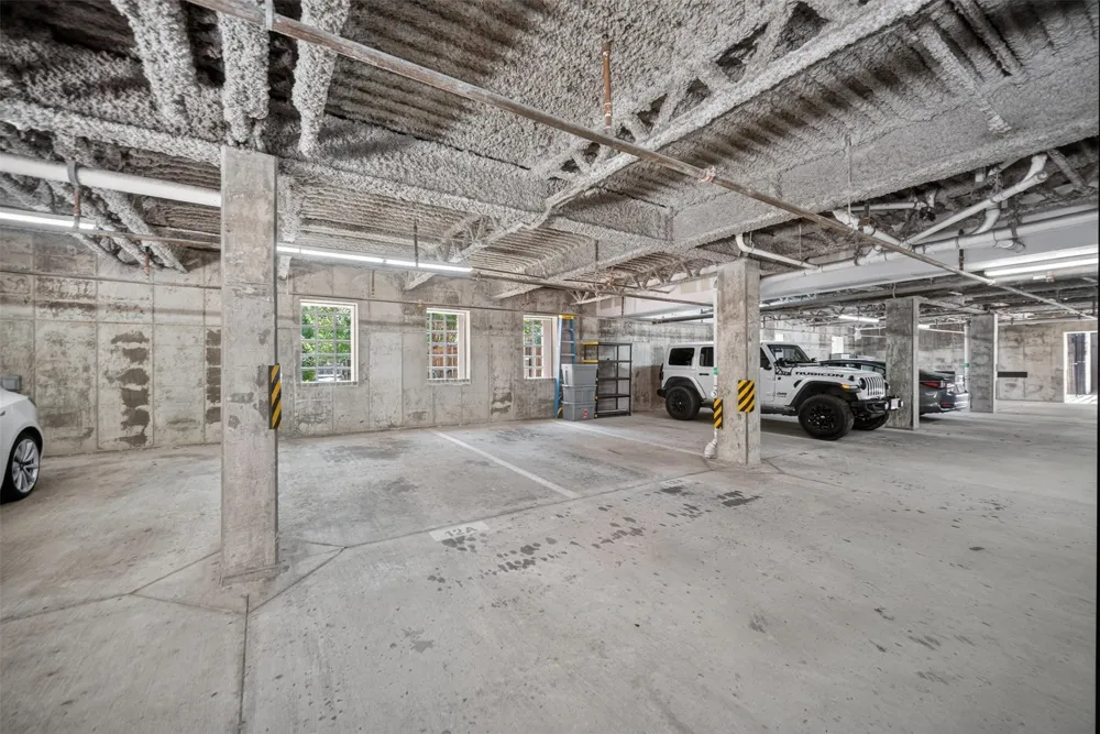 5015 Meridian Lane #2102 Addison, TX 75001