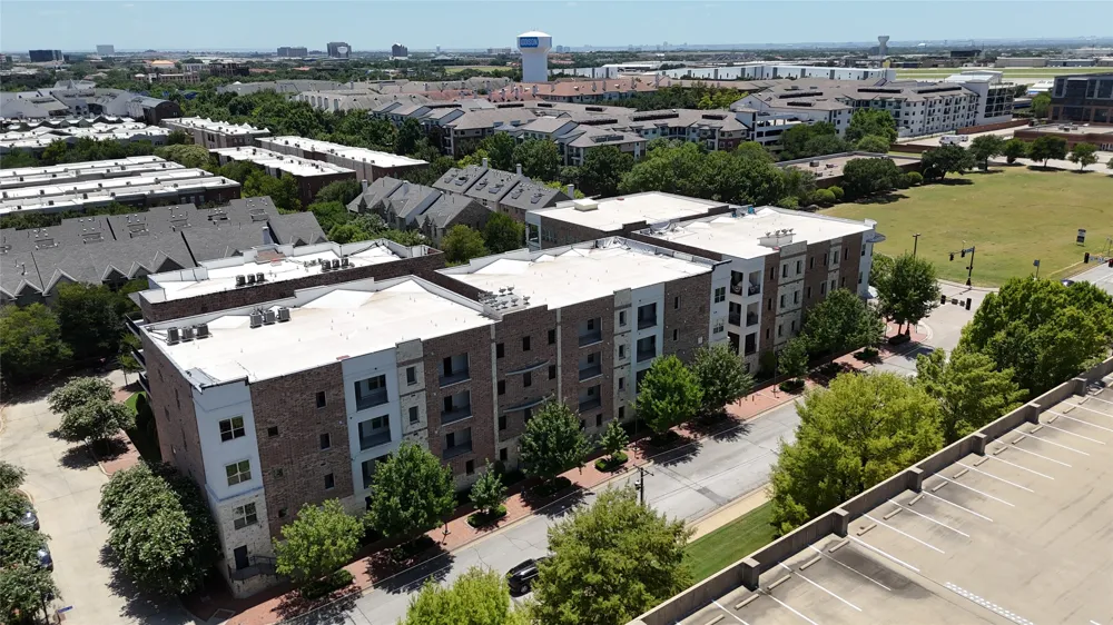 5015 Meridian Lane #2102 Addison, TX 75001