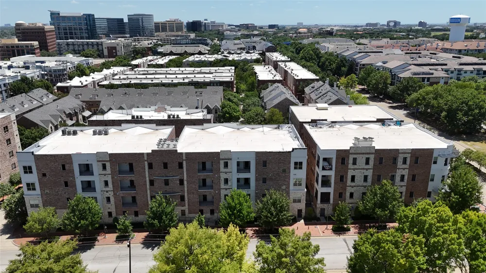 5015 Meridian Lane #2102 Addison, TX 75001