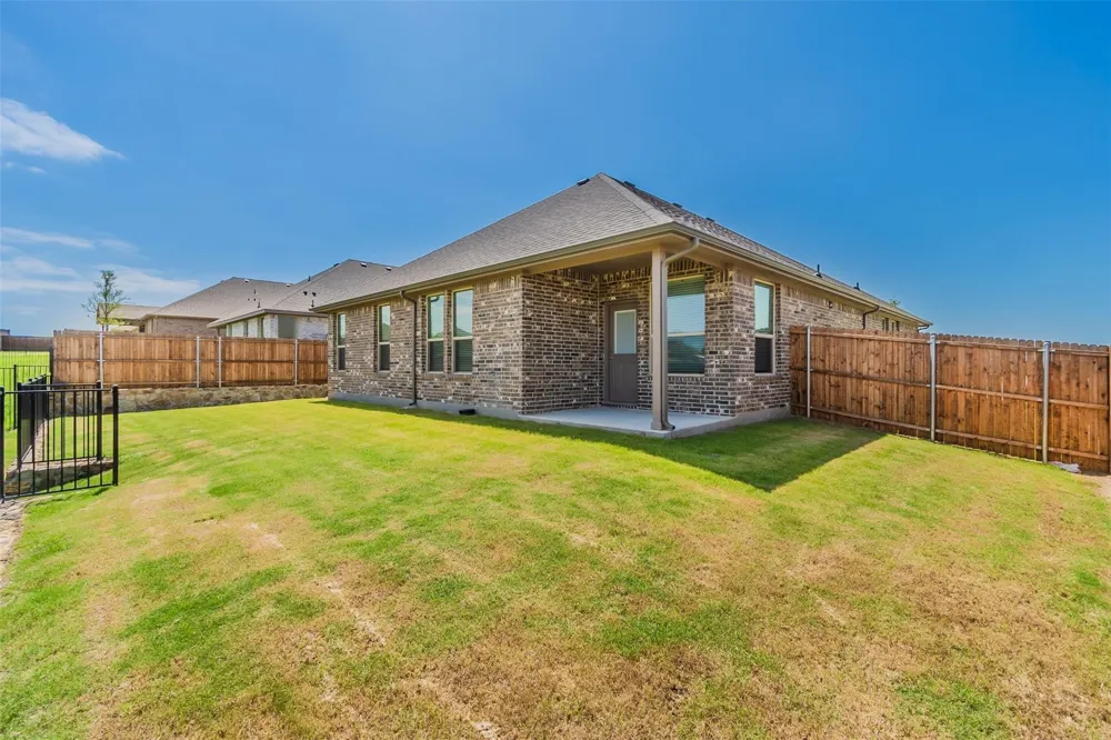 1343 Fox Hollow Road Krum, TX 76249