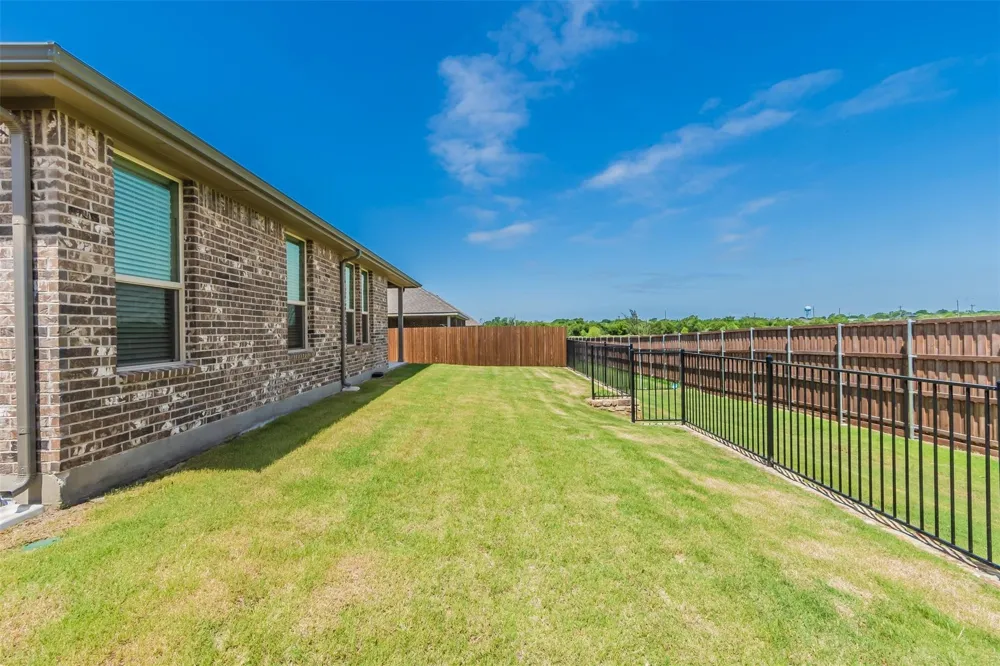 1343 Fox Hollow Road Krum, TX 76249