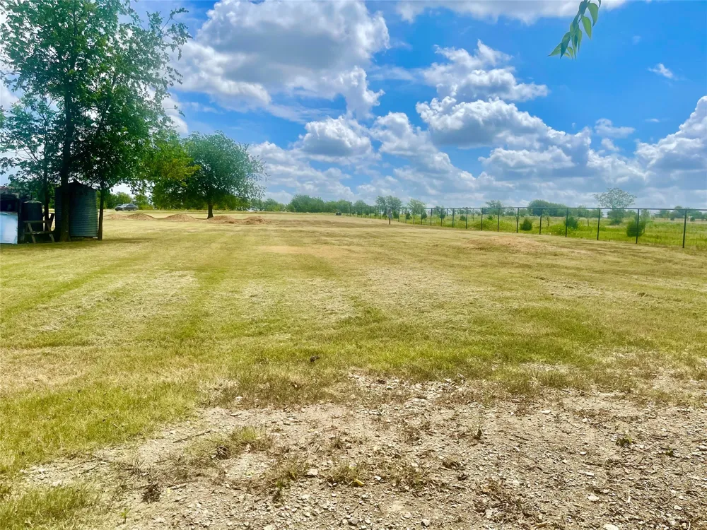 223 Longview Creek Trail Itasca, TX 76055