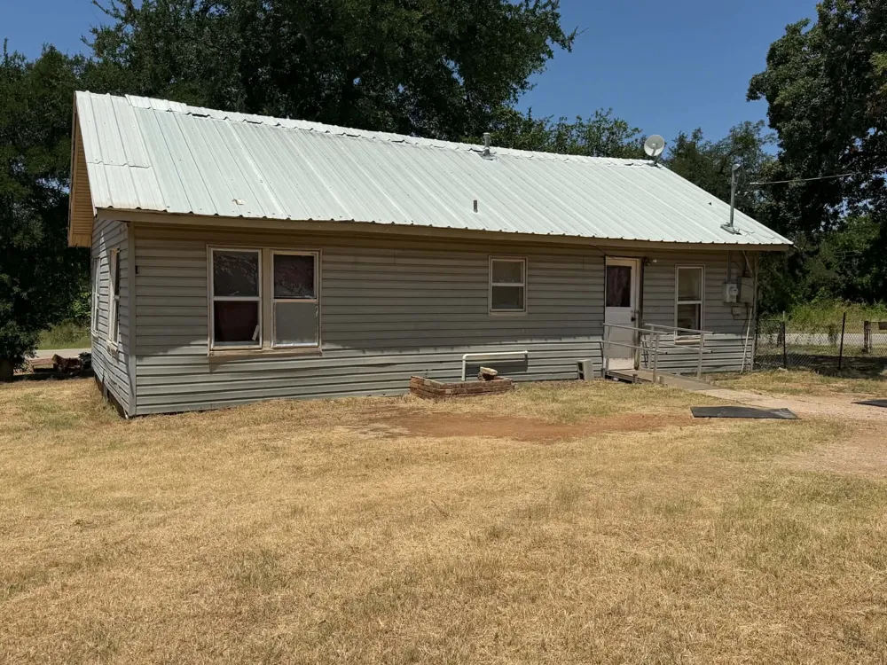 706 Ribble Road Graham, TX 76450