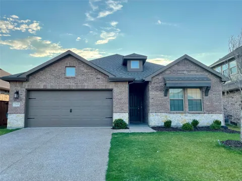 2405 Lovegrass Lane