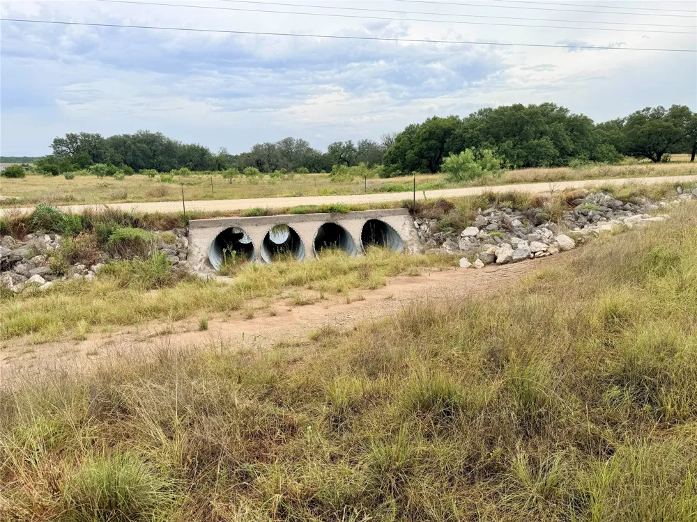 104 Live Oak Mott Drive Goldthwaite, TX 76844