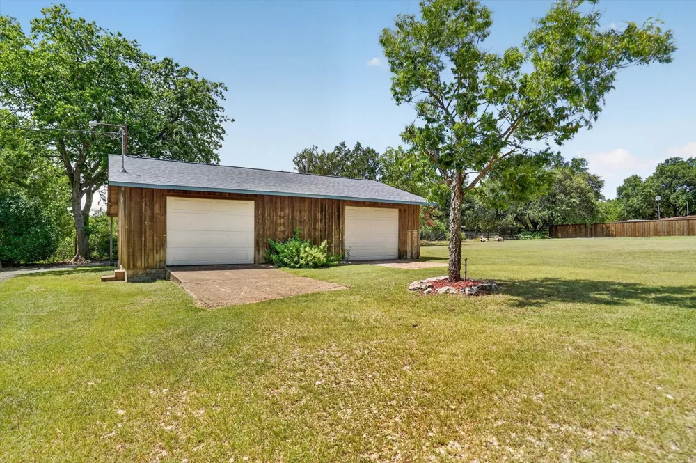 418 County Road 1627 Clifton, TX 76634