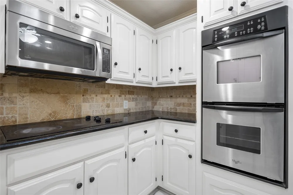 121 Crestview Street Chandler, TX 75758