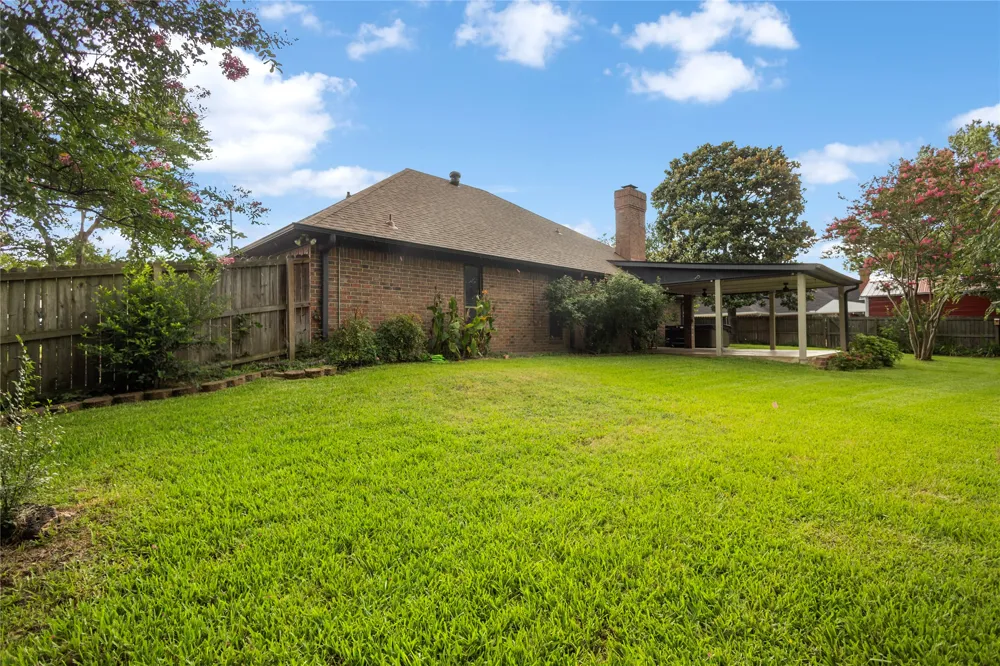 121 Crestview Street Chandler, TX 75758