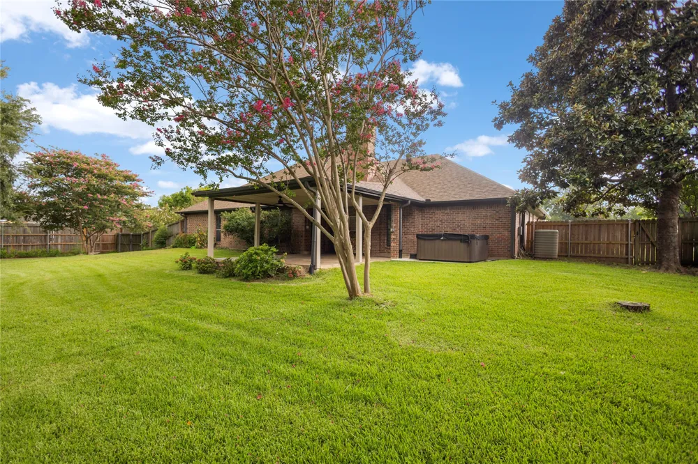 121 Crestview Street Chandler, TX 75758