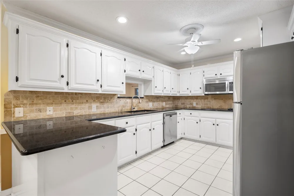121 Crestview Street Chandler, TX 75758