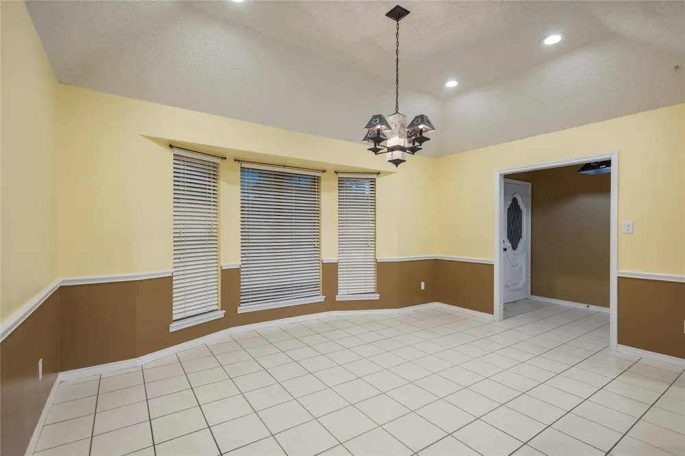 121 Crestview Street Chandler, TX 75758