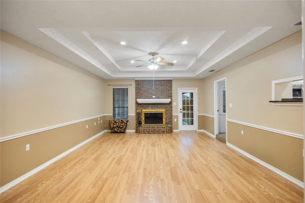 121 Crestview Street Chandler, TX 75758