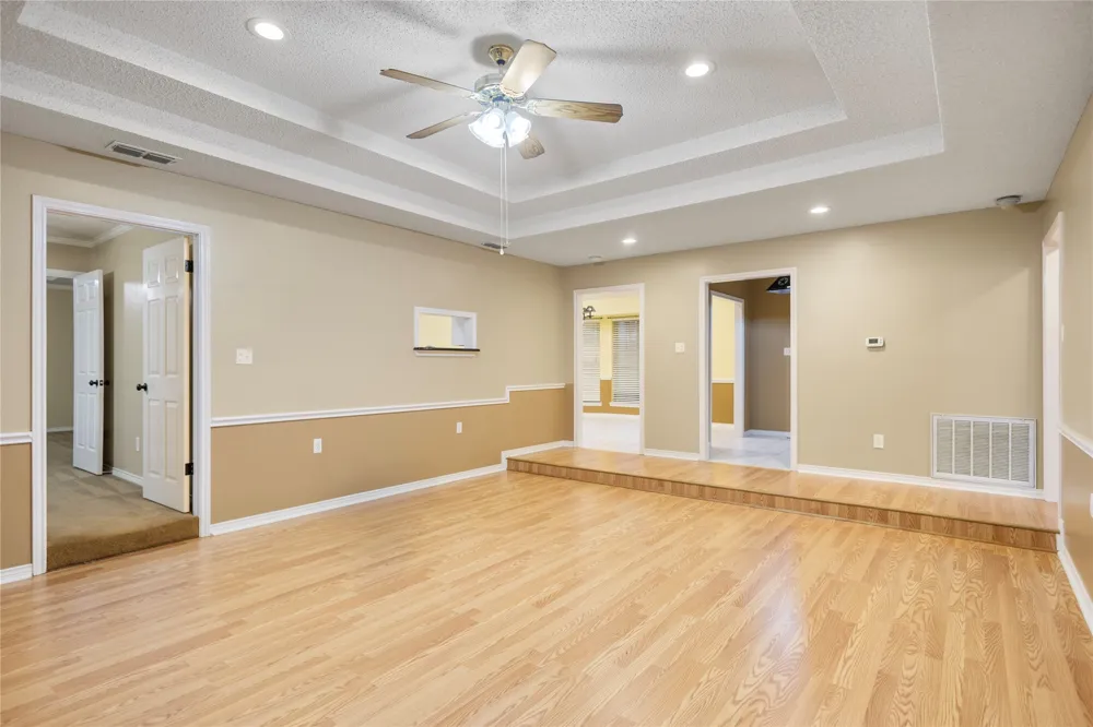 121 Crestview Street Chandler, TX 75758