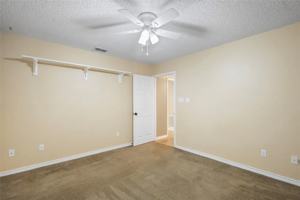 121 Crestview Street Chandler, TX 75758