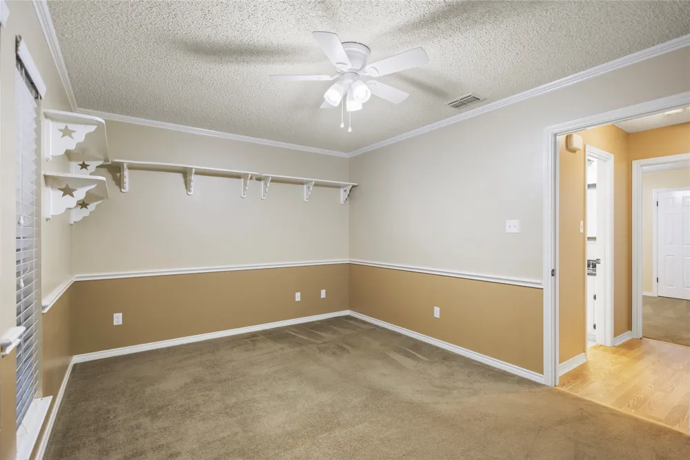 121 Crestview Street Chandler, TX 75758