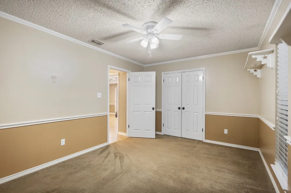 121 Crestview Street Chandler, TX 75758