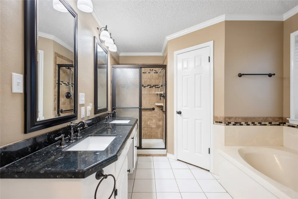 121 Crestview Street Chandler, TX 75758