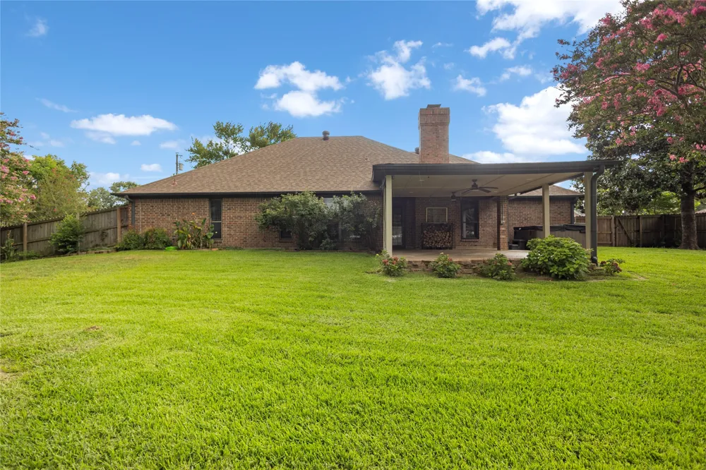121 Crestview Street Chandler, TX 75758