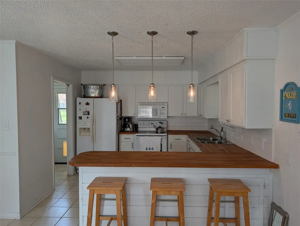 155 Lake Drive Enchanted Oaks, TX 75156