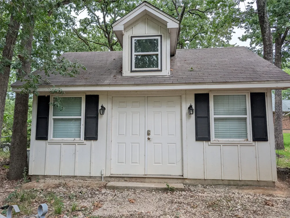 155 Lake Drive Enchanted Oaks, TX 75156