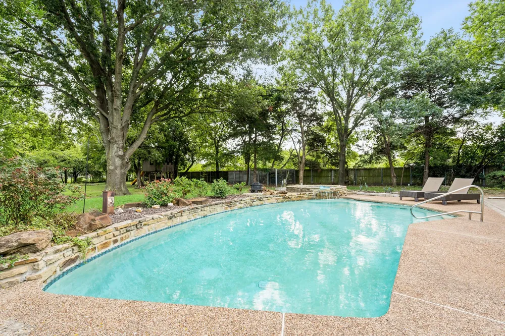 2413 Taylor Street Southlake, TX 76092
