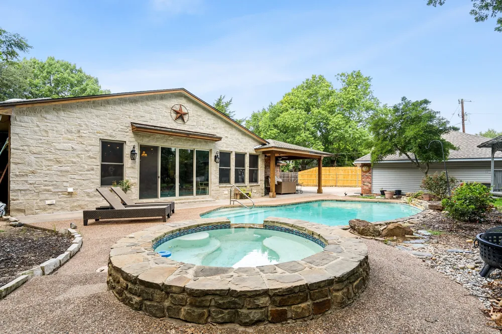 2413 Taylor Street Southlake, TX 76092