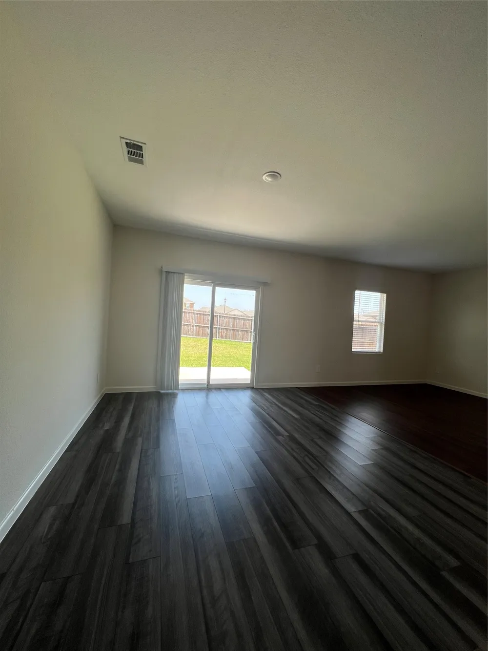 711 Camden Drive Lavon, TX 75166