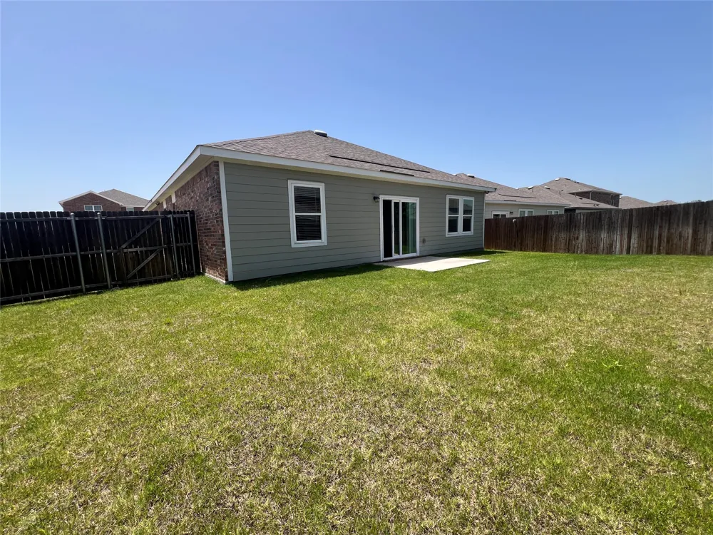711 Camden Drive Lavon, TX 75166