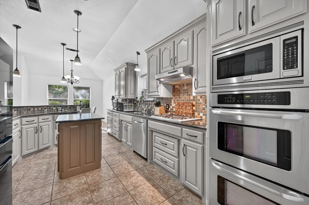 7312 Cottonwood Court North Richland Hills, TX 76182