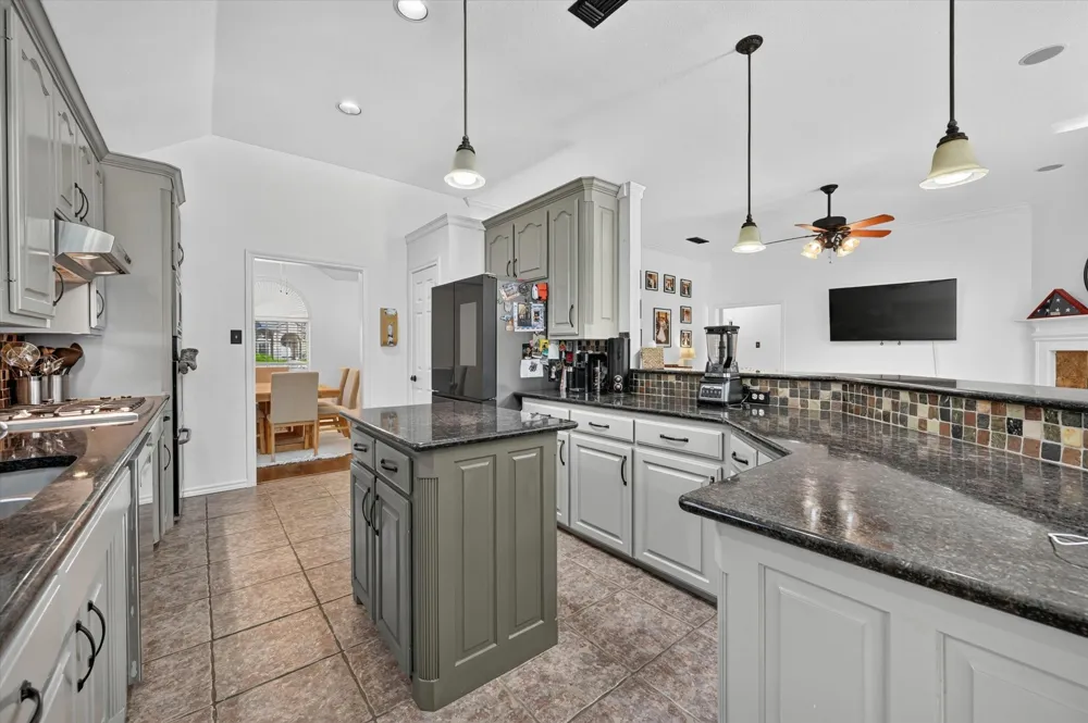 7312 Cottonwood Court North Richland Hills, TX 76182