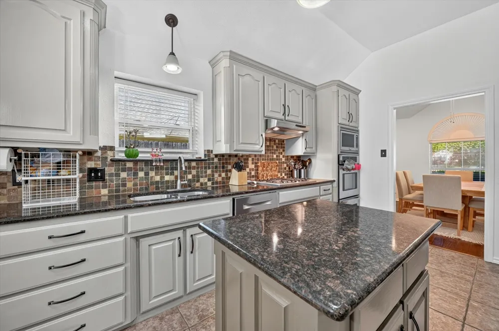 7312 Cottonwood Court North Richland Hills, TX 76182
