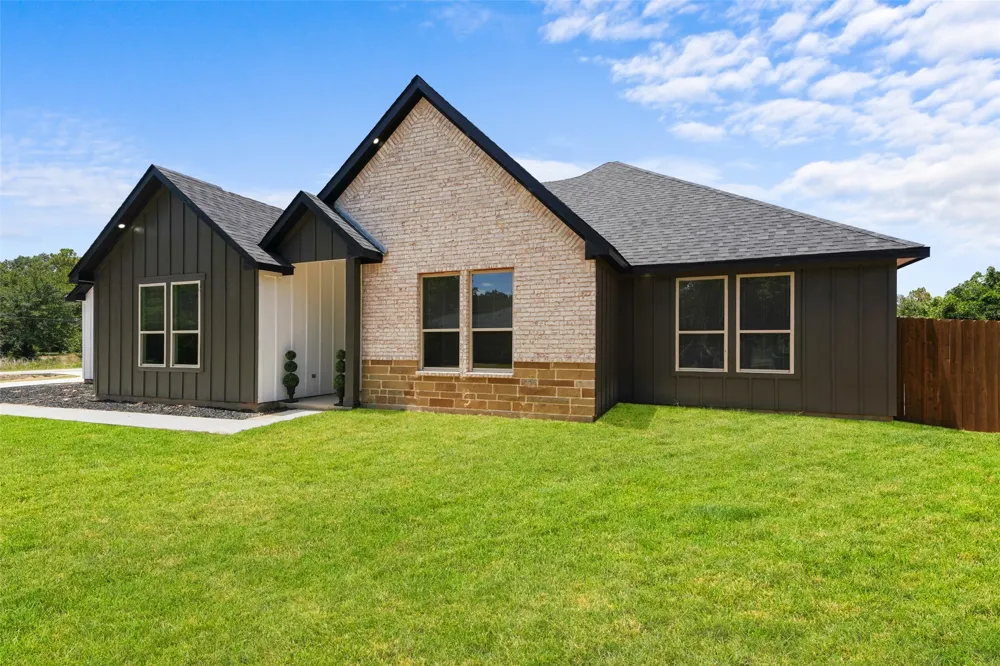 609 Luzon Street Tool, TX 75143