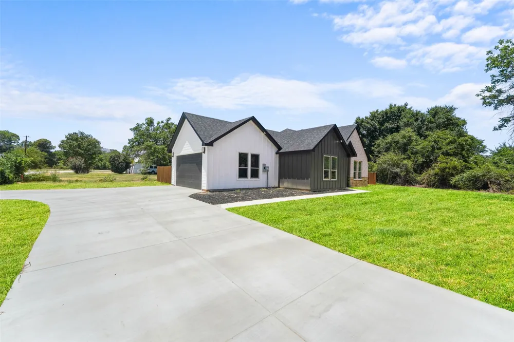 609 Luzon Street Tool, TX 75143