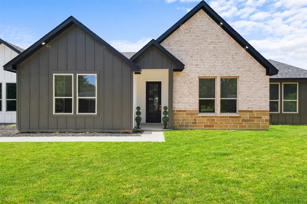 609 Luzon Street Tool, TX 75143