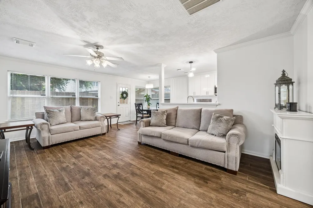 2709 Los Alamos Circle Deer Park, TX 77536