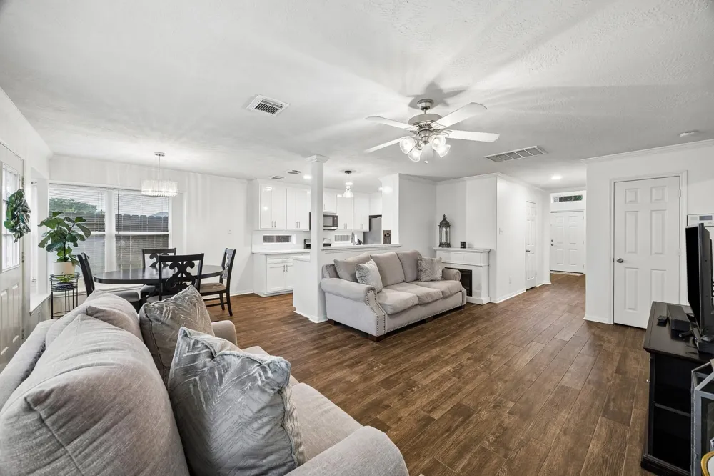 2709 Los Alamos Circle Deer Park, TX 77536