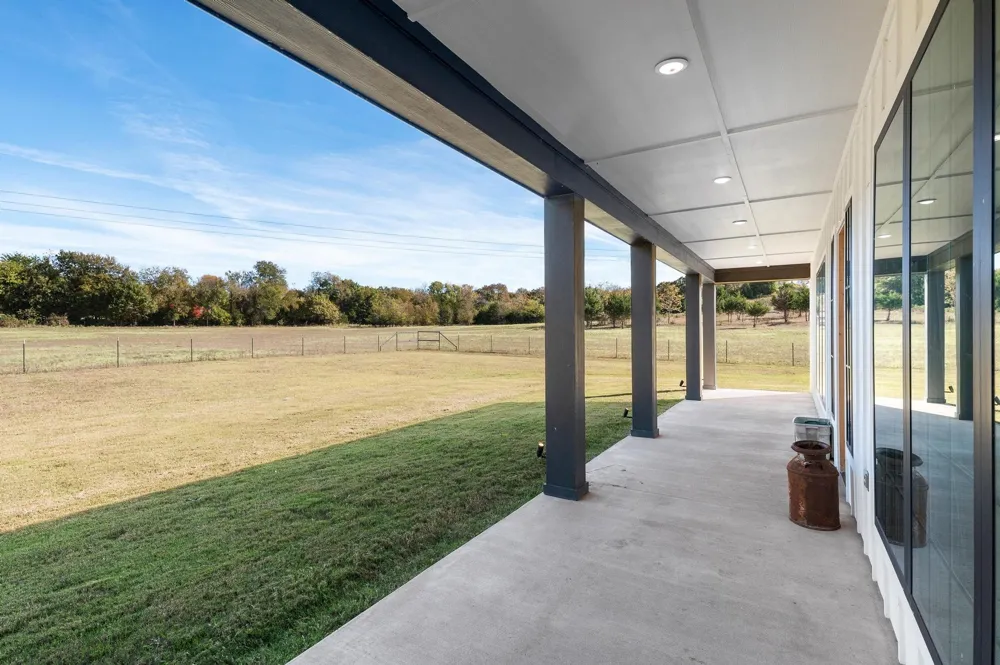 856 Yowell Hill Road Whitewright, TX 75491