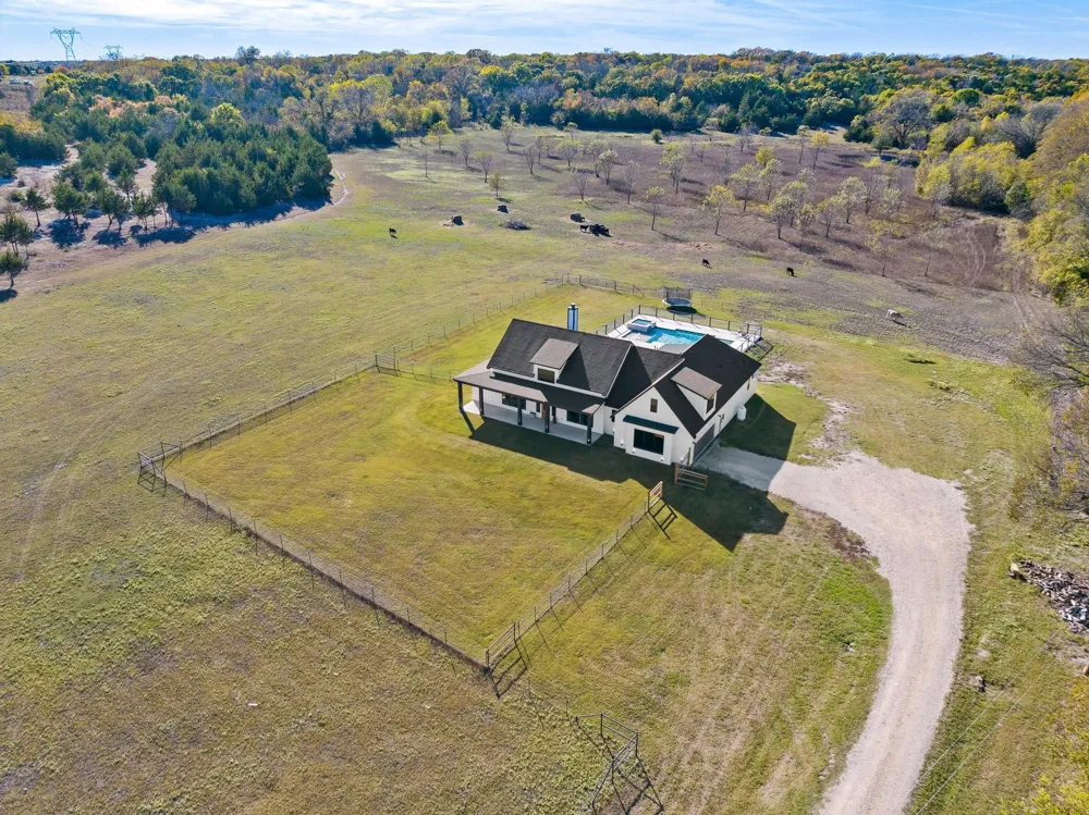856 Yowell Hill Road Whitewright, TX 75491