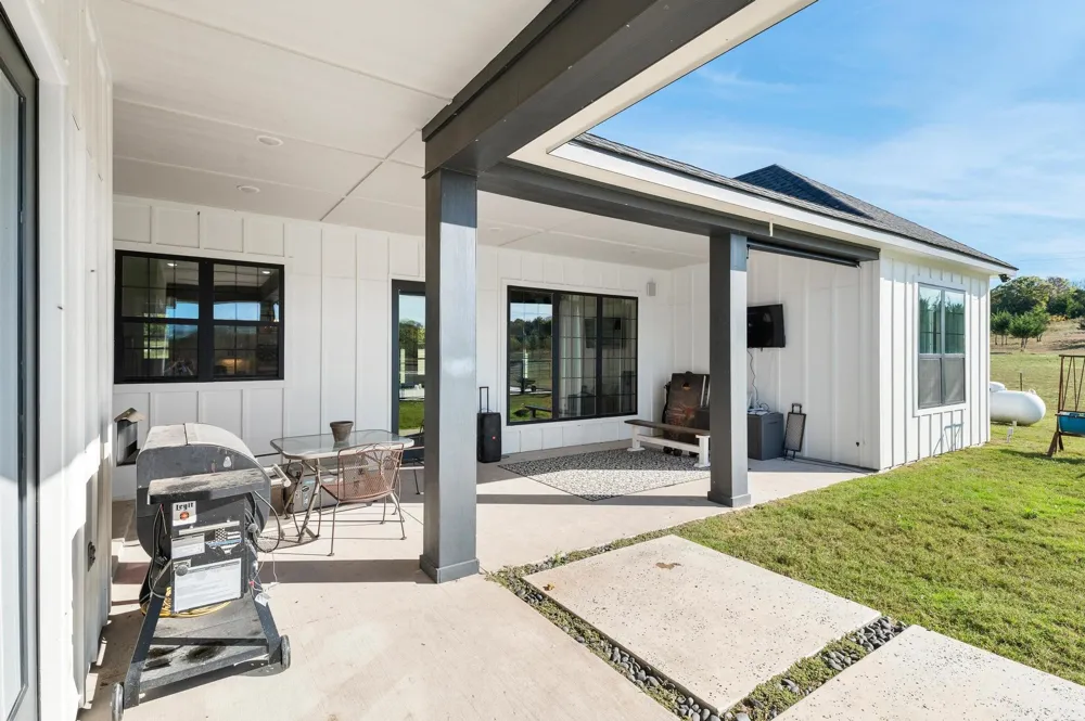 856 Yowell Hill Road Whitewright, TX 75491
