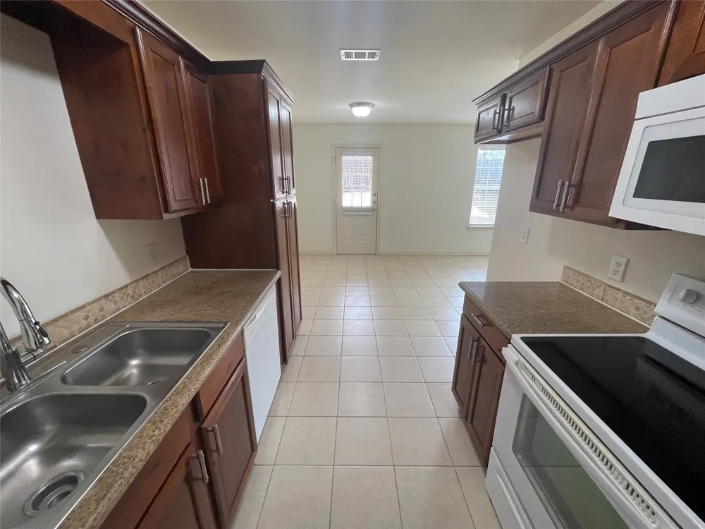 907 Parkplace Ridge Princeton, TX 75407