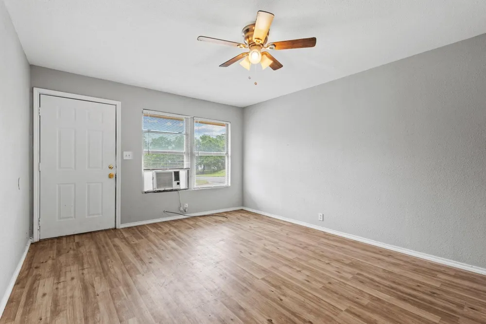 701 W Hull Street #101-2 Denison, TX 75020