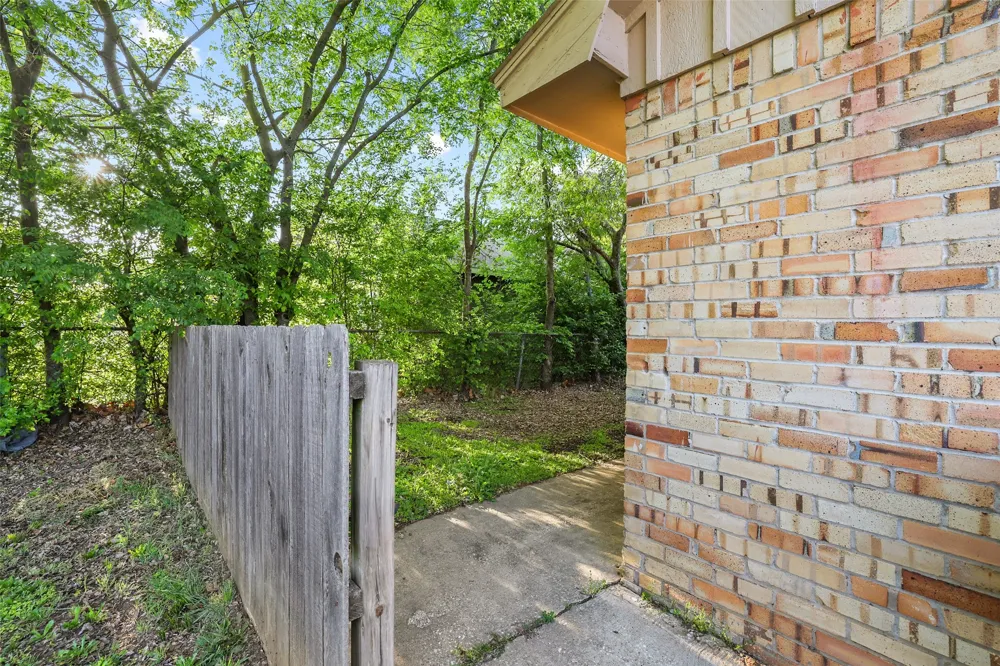 701 W Hull Street #101-2 Denison, TX 75020