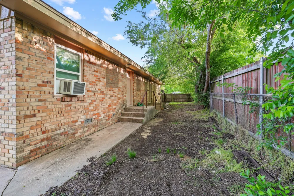 701 W Hull Street #101-2 Denison, TX 75020