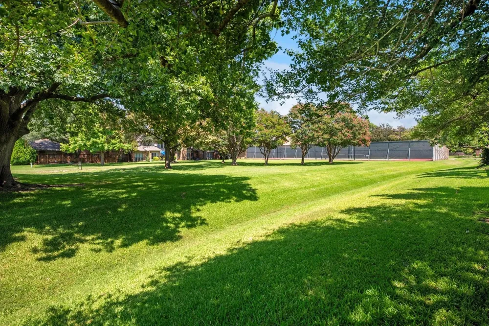 12437 Montego Plaza Dallas, TX 75230
