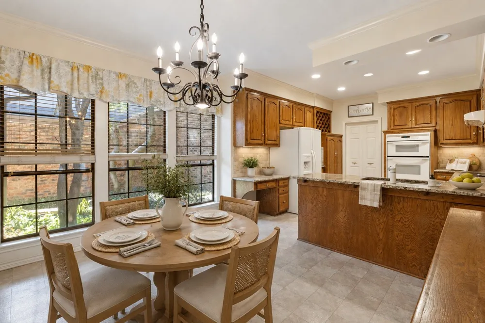 12437 Montego Plaza Dallas, TX 75230