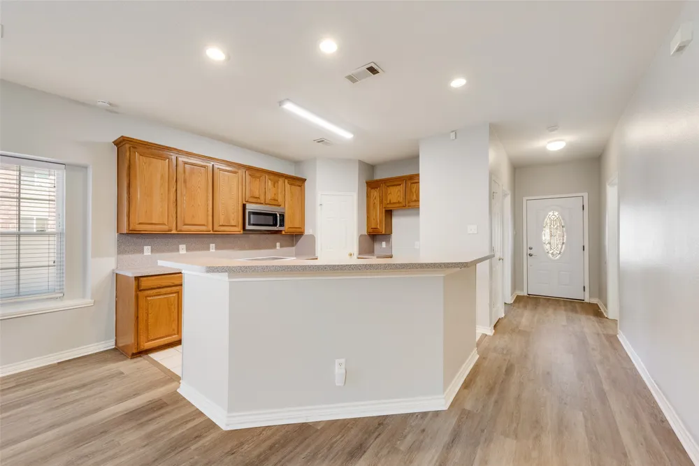 739 Harbour Town Drive Lake Dallas, TX 75065