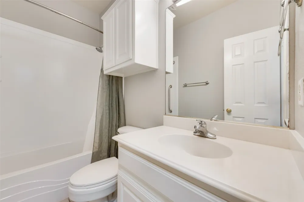 739 Harbour Town Drive Lake Dallas, TX 75065