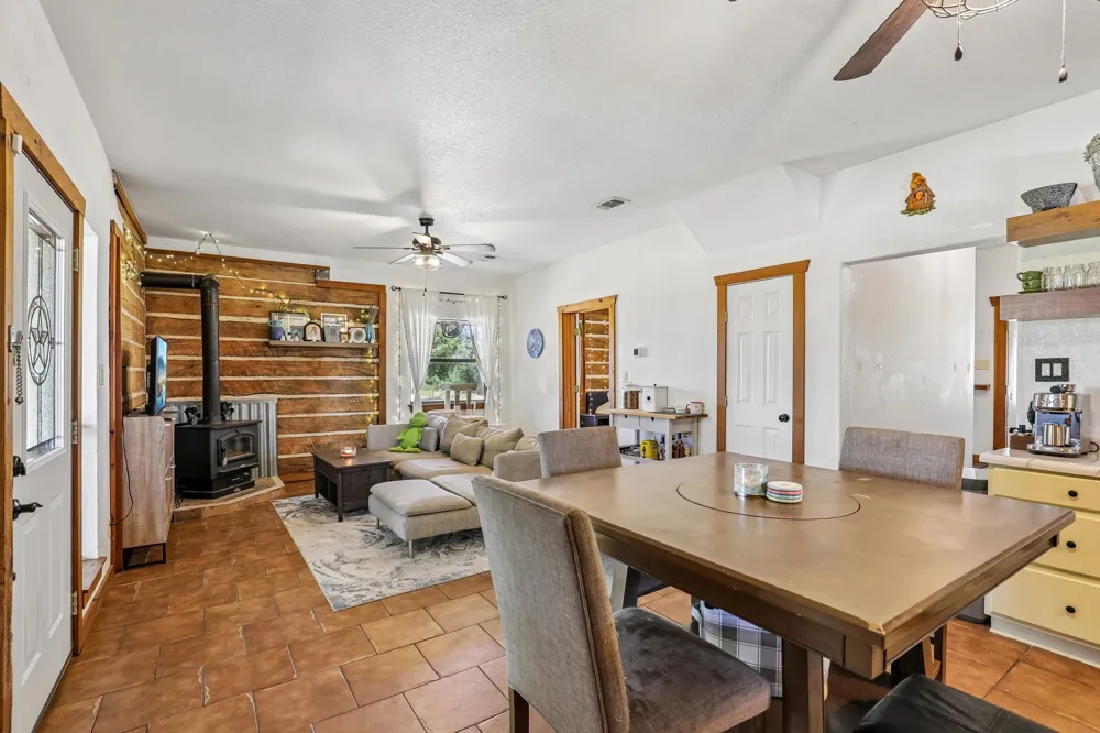 194 County Road 3825 Bridgeport, TX 76426